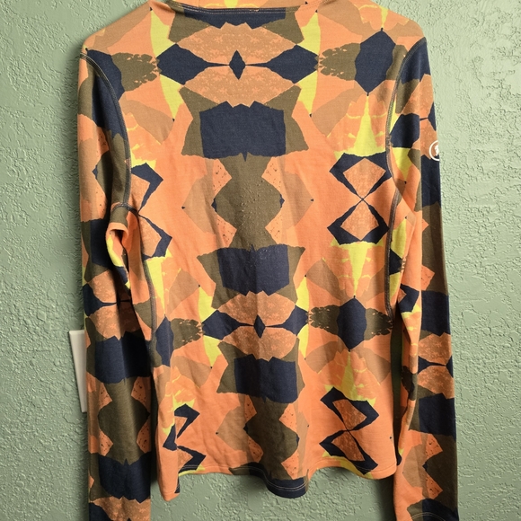 Abstract Patterned Long Sleeve Top - Picture 7 of 7